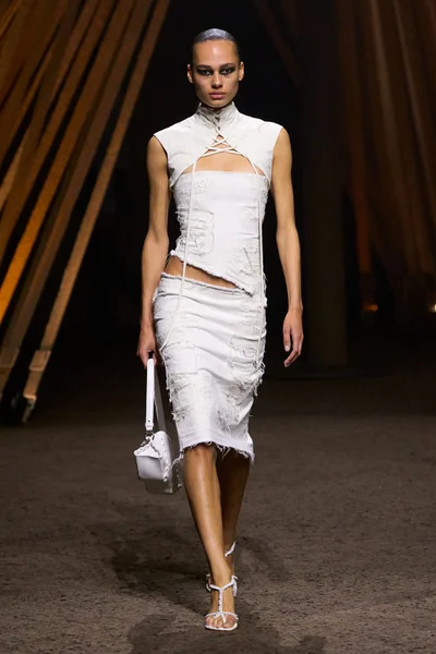 Look 9